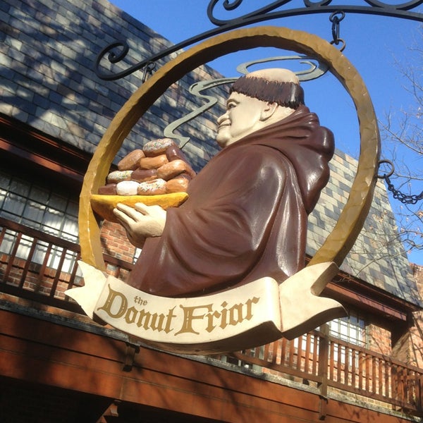 รูปภาพถ่ายที่ Donut Friar โดย Michael K. เมื่อ 3/12/2013