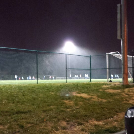 11/21/2013 tarihinde Mary T.ziyaretçi tarafından Sporting Club Training Center'de çekilen fotoğraf