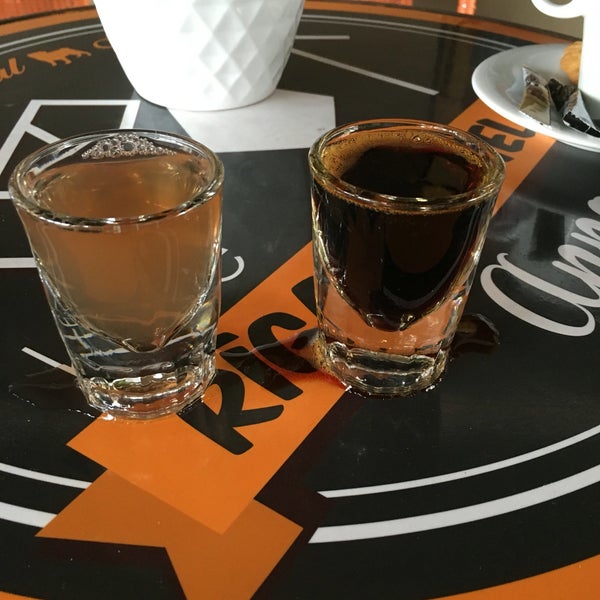 8/7/2016에 iMel👻님이 Spot Kafe - Shot and Cocktail Bar에서 찍은 사진