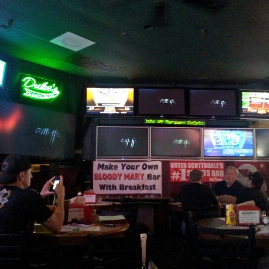 Снимок сделан в Duke&#39;s Sports Bar &amp; Grill пользователем Chris C. 9/23/2012