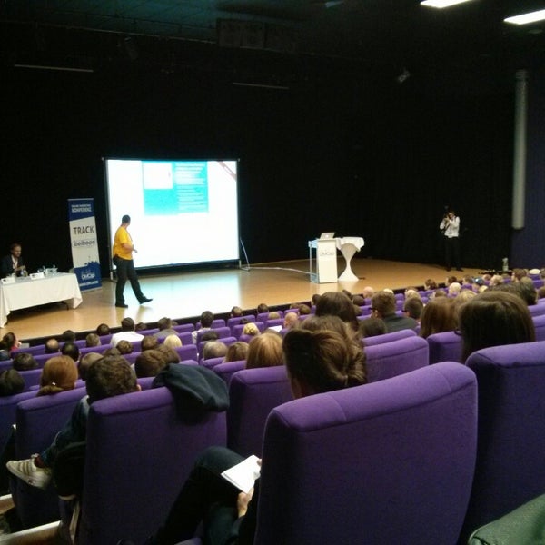 10/10/2013에 Randolf J.님이 OMCap - Die Online Marketing Konferenz에서 찍은 사진