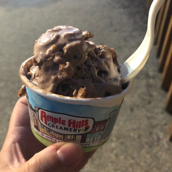 9/21/2019 tarihinde Elizabeth F.ziyaretçi tarafından Ample Hills Creamery'de çekilen fotoğraf