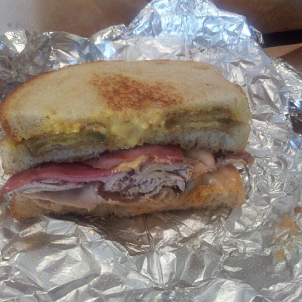 5/19/2013にDan R.がEarl&#39;s Sandwichesで撮った写真