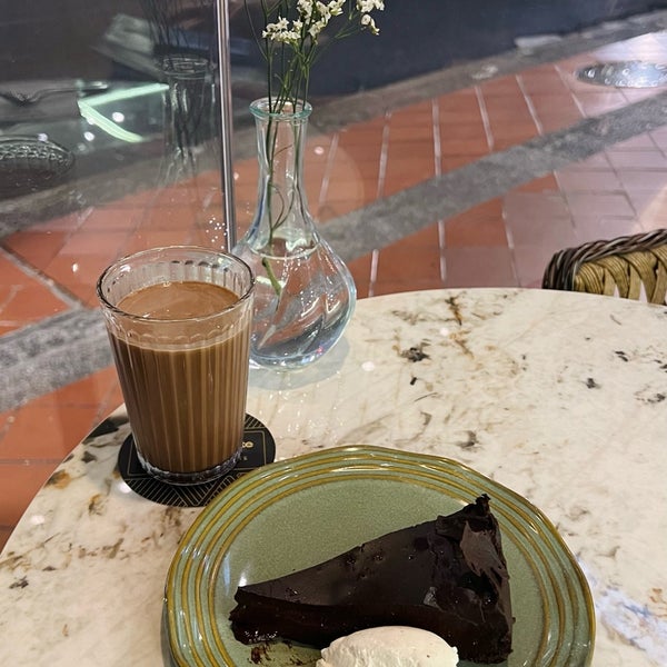 3/19/2024 tarihinde Janet C.ziyaretçi tarafından Awfully Chocolate Bakery &amp; Cafe'de çekilen fotoğraf