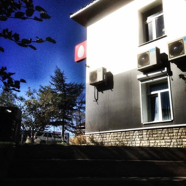 Салон сотовой связи мтс. Мобильные сотрудники мтс. Мтс магадан. Сусуман советская 10. Магадан офис мтс.