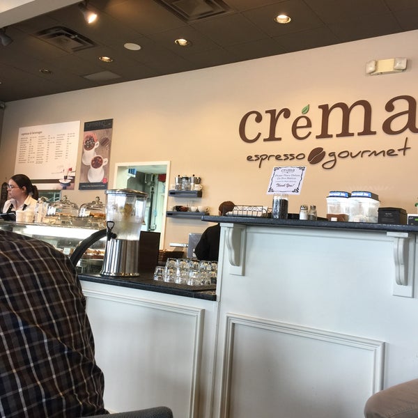 Photo taken at Créma Espresso Gourmet by Oops O. on 2/11/2017