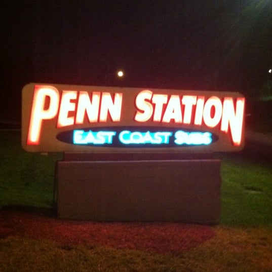 Foto tirada no(a) Penn Station por Michael V. em 11/21/2012