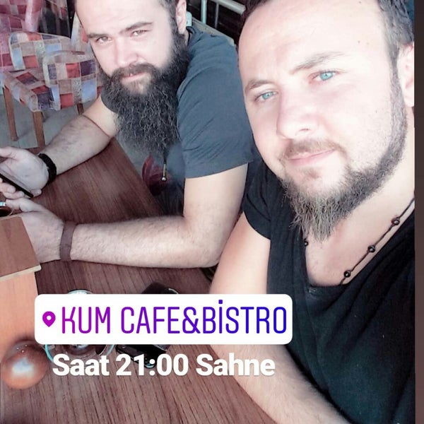 9/22/2018에 Osman A.님이 Kum Cafe Bar &amp; Bistro에서 찍은 사진