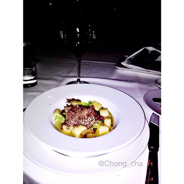 Photo taken at White Street Restaurant by Chong C. on 11/12/2014