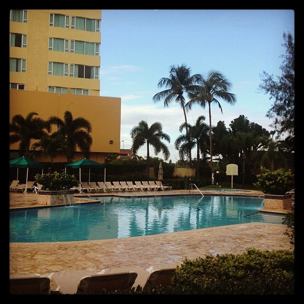 Foto diambil di Verdanza Hotel, a member of Summit Hotels &amp; Resorts oleh Karen M. pada 1/29/2013