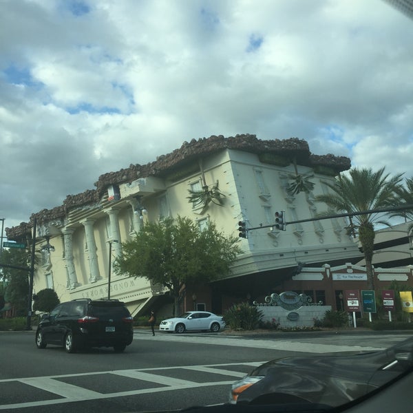 Photo prise au Pointe Orlando par Jeanie H. le3/9/2015