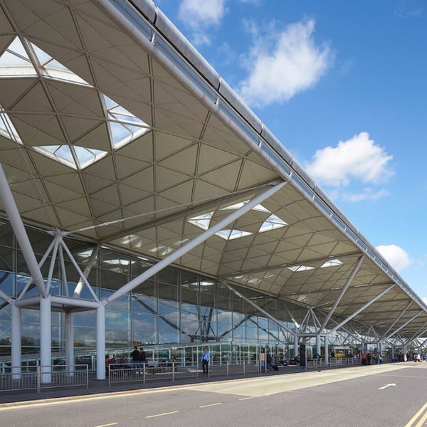 10/18/2016 tarihinde Yusuf T.ziyaretçi tarafından Londra Stansted Havalimanı (STN)'de çekilen fotoğraf