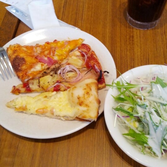 シェーキーズ よみうりランド店 Pizza Place In 多摩区 シェーキーズ よみうりランド店 Pizza Place In 多摩区