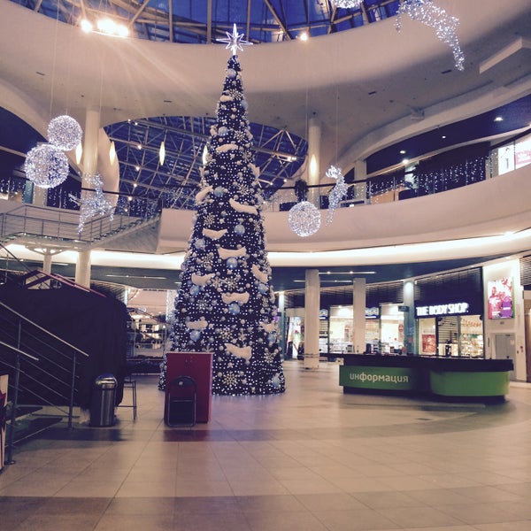 รูปภาพถ่ายที่ Leto Mall โดย Marina T. เมื่อ 12/17/2014