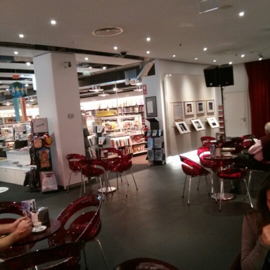 Photo taken at Fnac by ᴡ A. on 2/5/2013