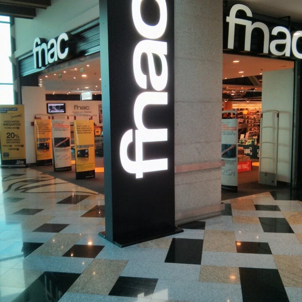 Photo taken at Fnac by ᴡ A. on 4/27/2013