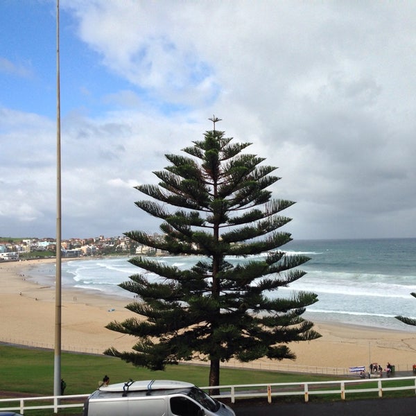 รูปภาพถ่ายที่ Bondi Social Restaurant and Bar โดย Simon C. เมื่อ 4/12/2014