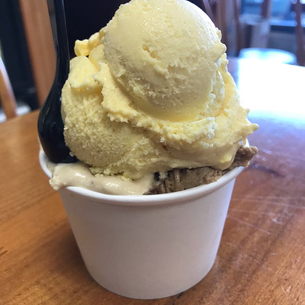 Foto tirada no(a) Mashti Malone Ice Cream por Sandy P. em 12/4/2018
