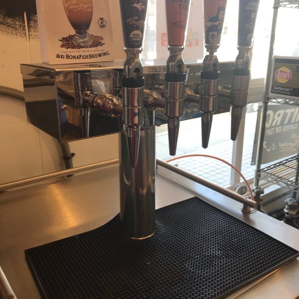 Beckers Bakery & Deli Bakery in Manhattan Beach