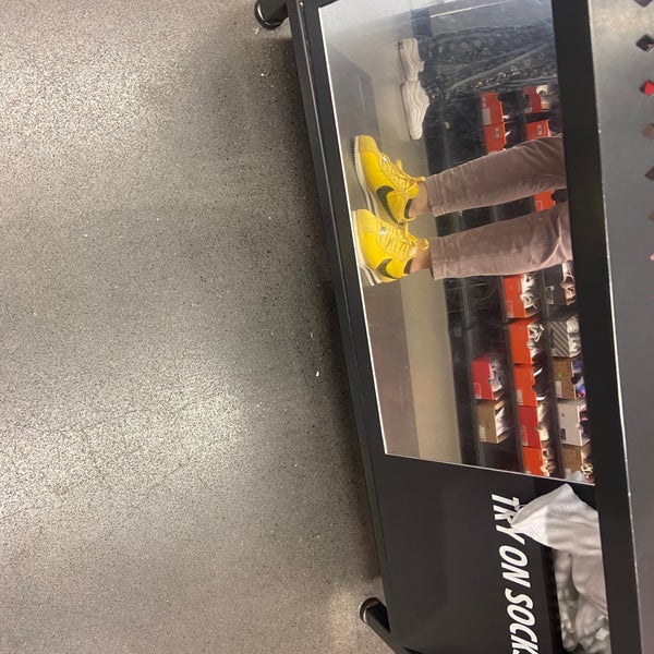 nike rolling hills plaza