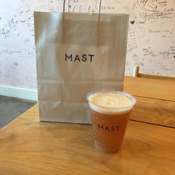 Photo taken at Mast Brothers Chocolate Factory by Takashi on 5/3/2017