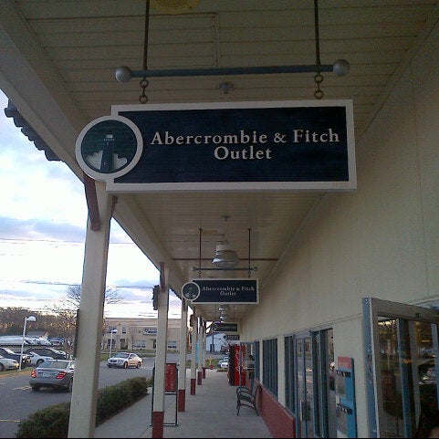 abercrombie and fitch tanger outlet