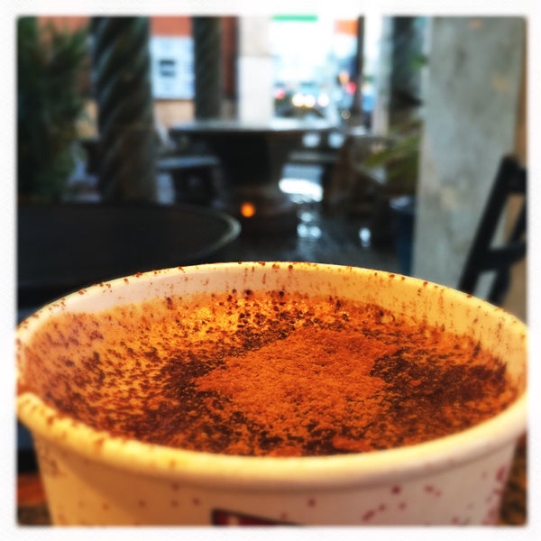 Photo taken at Peet&#39;s Coffee &amp; Tea by Arriman on 12/13/2014