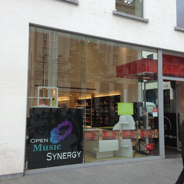 The PUMA Store Meir Lange Klarenstraat 24