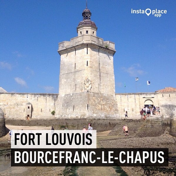 Foto tirada no(a) Fort Louvois por Tto S. em 8/23/2013