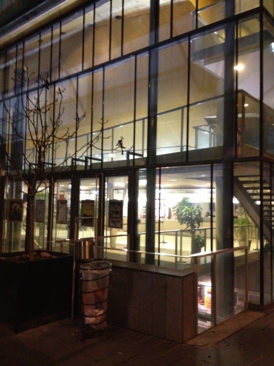 Centre Culturel Le Figuier Blanc Cultural Center Centre Culturel Le Figuier Blanc Cultural Center
