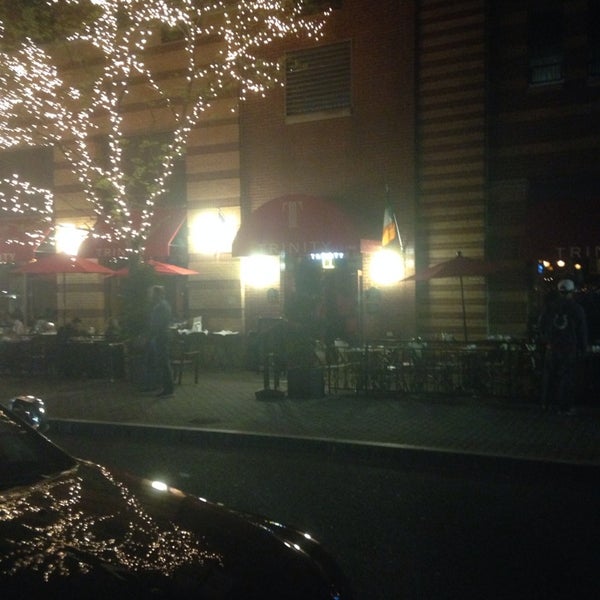 Foto diambil di Trinity Restaurant Bar &amp; Lounge oleh Andy P. pada 5/3/2014