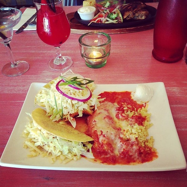 รูปภาพถ่ายที่ Panchos Mexican Villa Restaurant โดย Ethan L. เมื่อ 1/7/2014