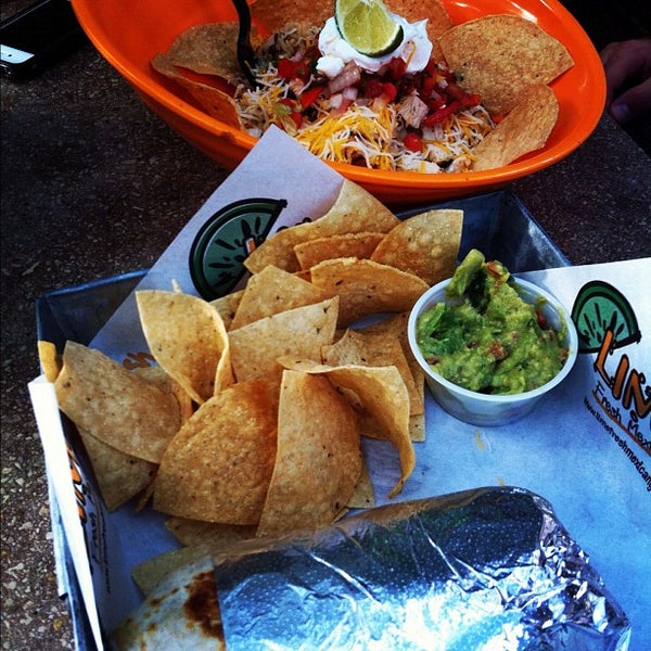 Снимок сделан в Lime Fresh Mexican Grill пользователем Jessica V. 9/30/2012