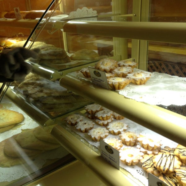 Foto tirada no(a) Французская пекарня &quot;Bon Ami&quot; por Виктория З. em 4/2/2013
