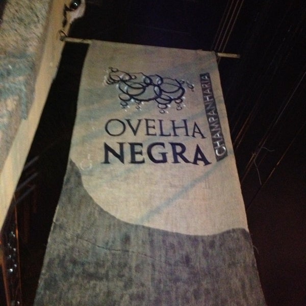 Das Foto wurde bei Champanharia Ovelha Negra von Carla am 1/4/2013 aufgenommen