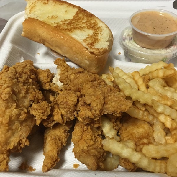 Photo taken at Raising Cane&#39;s Chicken Fingers by Robert N. on 8/31/2016