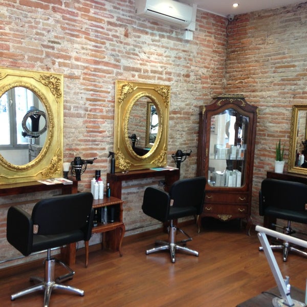 7/5/2013 tarihinde Piero Z.ziyaretçi tarafından Onda Hair &amp; Beauty Salon'de çekilen fotoğraf