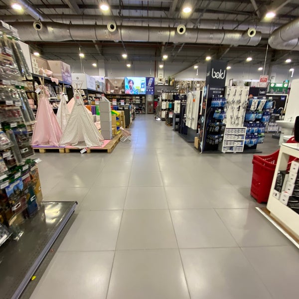 Ace Hardware Dubai'de Hırdavat Mağazası