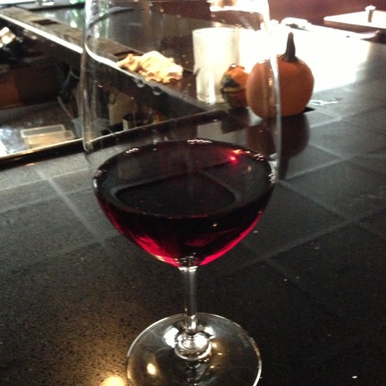 11/7/2012 tarihinde Rachael L.ziyaretçi tarafından First Crush Restaurant &amp; Wine Bar'de çekilen fotoğraf