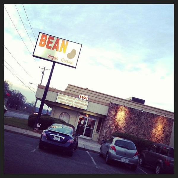 Das Foto wurde bei BEAN Vegan Cuisine von ben c. am 3/23/2013 aufgenommen