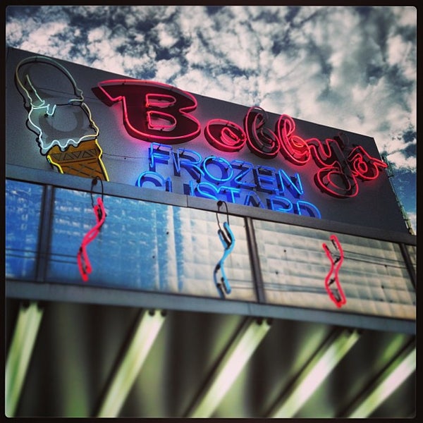 9/7/2013에 Harry Z.님이 Bobby&#39;s Frozen Custard에서 찍은 사진