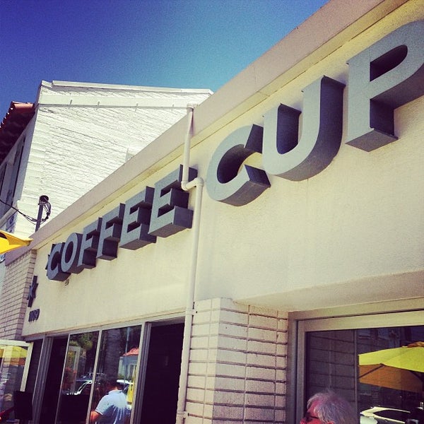 Foto tirada no(a) Coffee Cup por Harry Z. em 6/22/2013