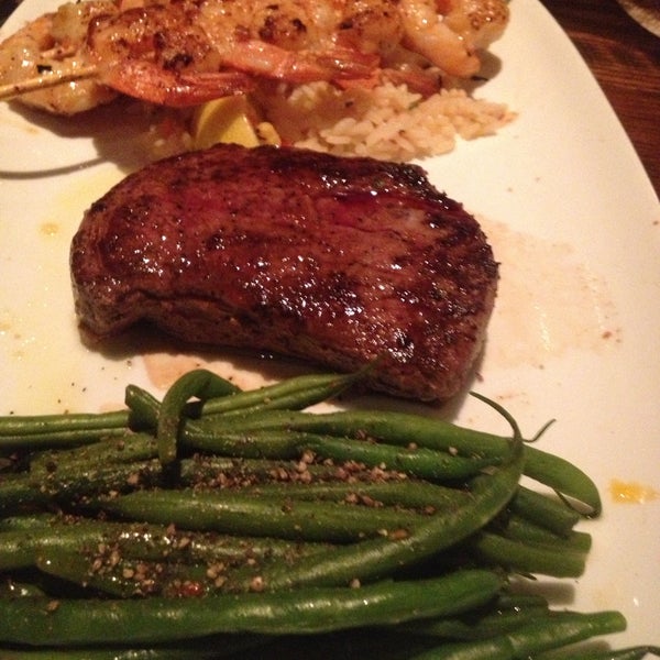Foto diambil di LongHorn Steakhouse oleh Mario G. pada 5/11/2013.