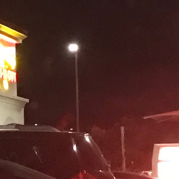 Photo taken at In-N-Out Burger by George K. on 9/13/2019