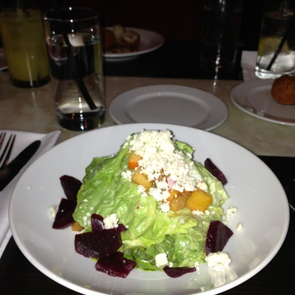 Das Foto wurde bei Vivace Italian Restaurant von D.C. C. am 1/26/2013 aufgenommen