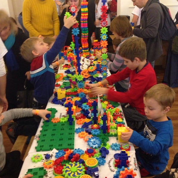 яркие фото игротеки для детей. ярмарка конструктор. ярмарка конструктор. ярмарка конструктор. выставка конструкторов.