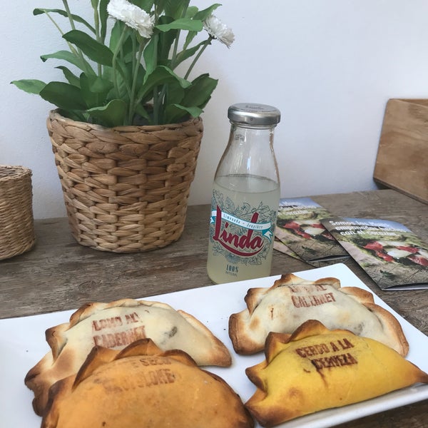 Great empanadas, flavourful and freshly made. Finish off the meal with the “Manzana y Canela” one to satisfy your sweet tooth.
