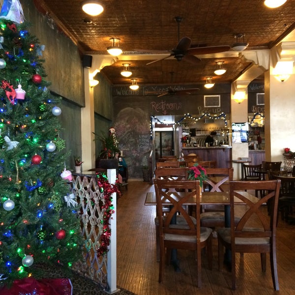 12/16/2014にAnna M.がMa Rouge Coffee Houseで撮った写真