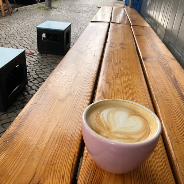 8/28/2021 tarihinde Anna M.ziyaretçi tarafından leuchtstoff Kaffeebar'de çekilen fotoğraf