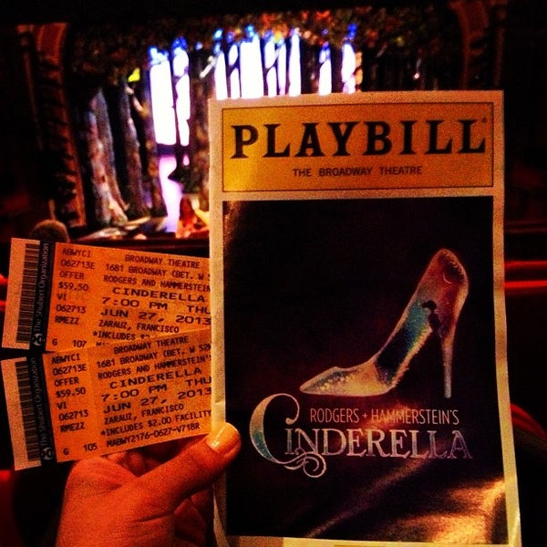 6/27/2013 tarihinde Mariuxi I.ziyaretçi tarafından Cinderella on Broadway'de çekilen fotoğraf